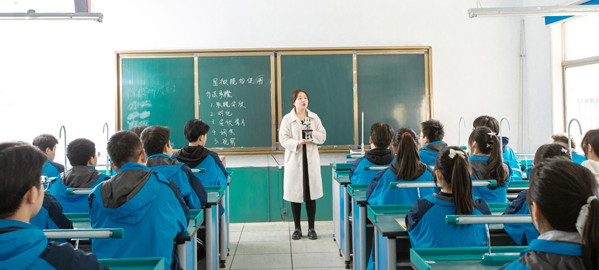 丹凤引入导师机制，准确把握考试方向
