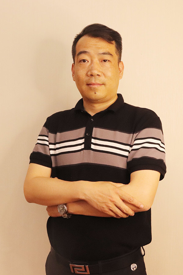 丹凤冯少坤 本科学历,毕业于陕西师范大学