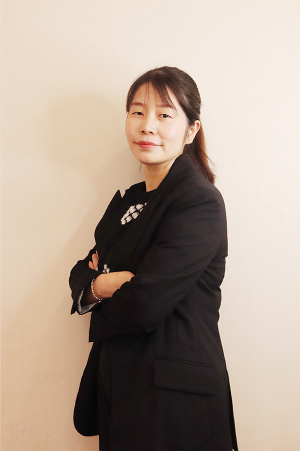 丹凤吕瑶 本科学历,毕业于陕西师范大学