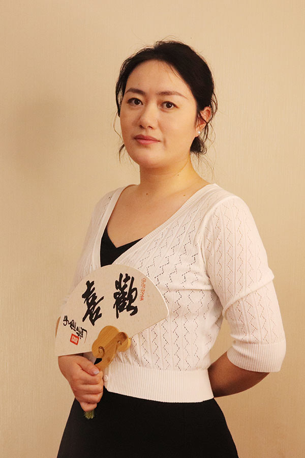 丹凤石亚利 研究生学历,毕业于陕西师范大学